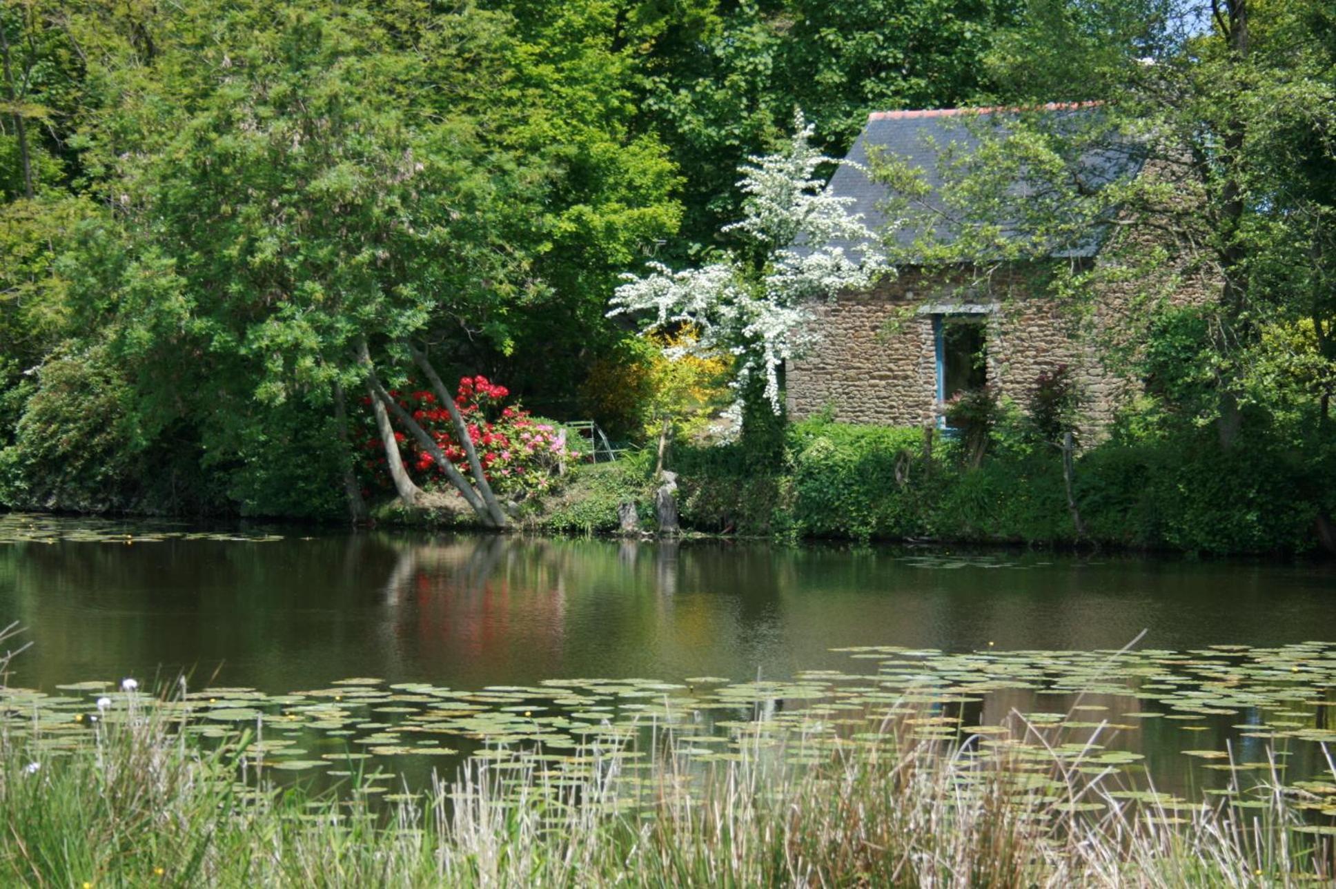 Au Pont Ricoul Bed & Breakfast Saint-Pierre-de-Plesguen Exterior photo