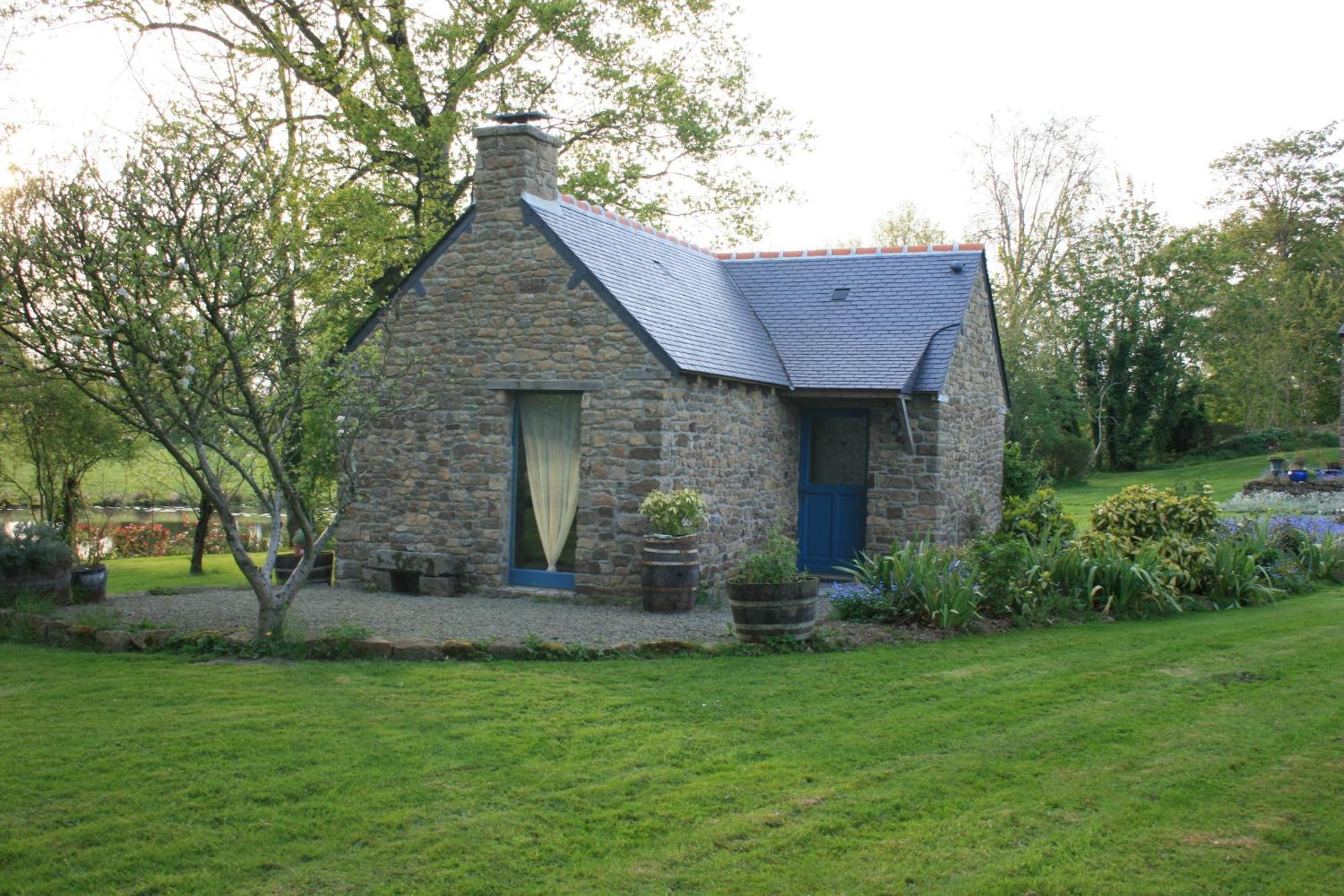 Au Pont Ricoul Bed & Breakfast Saint-Pierre-de-Plesguen Exterior photo