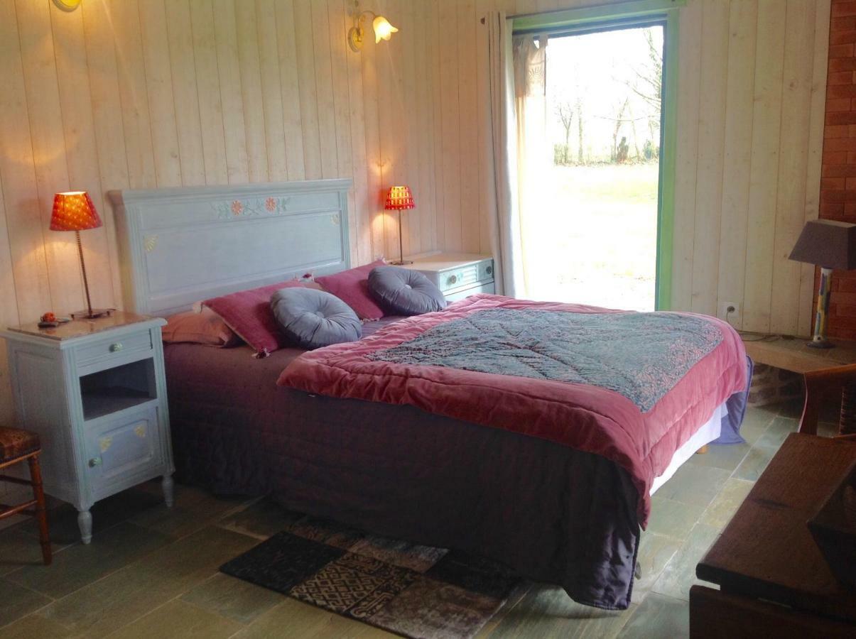 Au Pont Ricoul Bed & Breakfast Saint-Pierre-de-Plesguen Exterior photo