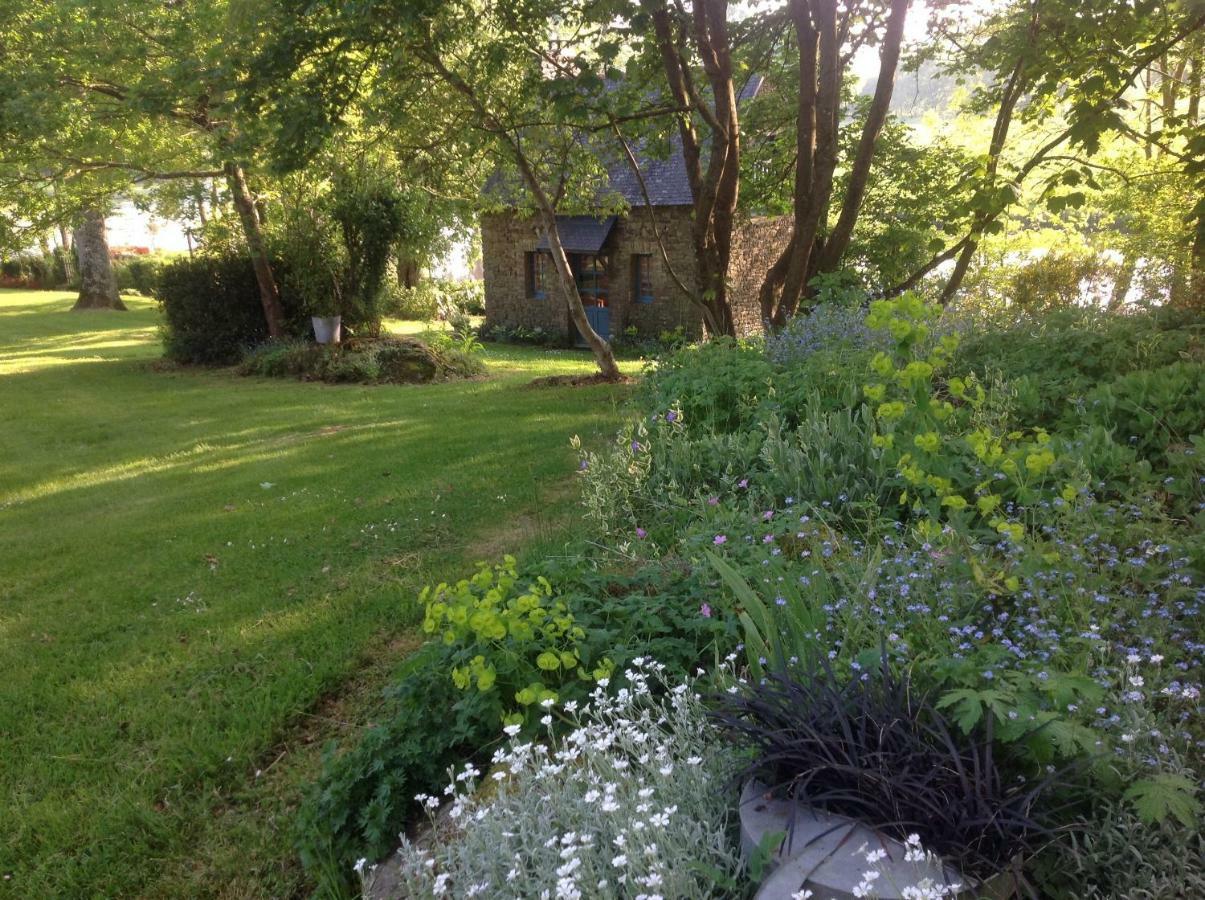 Au Pont Ricoul Bed & Breakfast Saint-Pierre-de-Plesguen Exterior photo